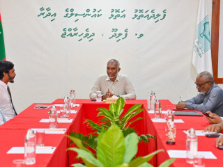 The president met members of V. Felidhoo council and WDC on Wednesday