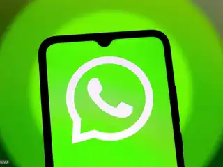 ސްމާޓްފޯނެއްގެ ސްކްރީނުން މެސެޖިންގ އެޕްލިކޭޝަން، ވަޓްސްއެޕްގެ ލޯގޯ.