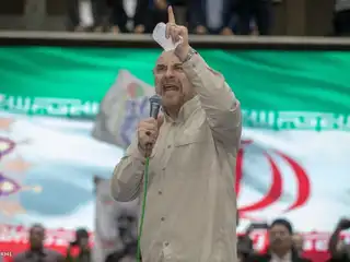 އީރާނުގެ ގާނޫނު ހަދާ މަޖިލީހުގެ ރައީސް މުހައްމަދު ބާގިރު ގަލިބާފް