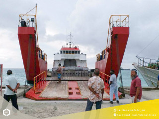 މަގުތައް ހެދުމަށް ބޭނުންވާ ސާމާނު ތިނަދޫއަށް ގެންދިއުން