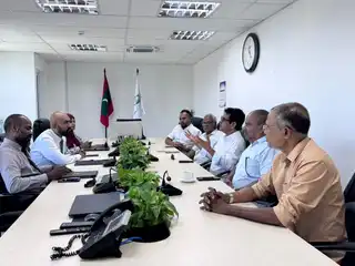 އޭޕްރީލް 4 ގައި ނަގާ ވޯޓުތަކަށް ސަރުކާރުން ފާޅުގައި ނުފޫޒު ފޯރުވަމުންދާ ކަމަށް ބުނެ އެމްޑީޕީން އޭސީސީއަށް: އޭސީސީން ބުނީ ބަލަމުންދާ ކަމަށް!