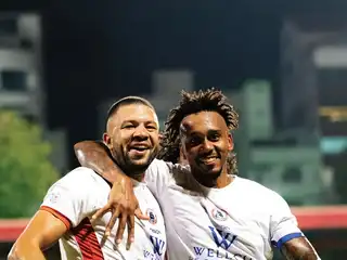 ބުރުގެ މައްޗަށް ކުރި ހޯދައި އޮޑި ފައިނަލް އަށް 