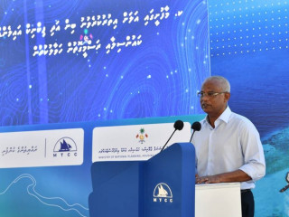 ކ.މާފުށްޓަށް އަލަަށް އިތުރު ކުރެވުނު ބިން އަދި ޕިކްނިކް އައިލެންޑް ރަސްމީކޮށް މާފުށީ ކައުންސިލާ ހަވާލުކުރުމުގެ ގޮތުން އަންގާރަ ދުވަހު ބޭއްވި ރަސްމިއްޔާތުގައި ރައީސް ވާހަކަ