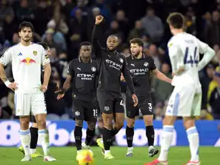 މެޗުގައި ލަނޑު ޖެހުމަށް ފަހު ސިޓީގެ ކުޅުންތެރިން އުފާ ފާޅު ކުރަނީ