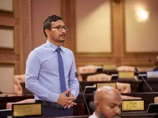 އިދިކޮޅު ޕާޓީތަކަށް ފިޔަވަޅު ނާޅާނަމަ އީސީ ވެރިން އިސްތިއުފާ ދެއްވަންޖެހޭ ކަމަށް ވިދާޅުވެ ޕީއެންސީ ޕީޖީ ލީޑަރުގެ އިންޒާރެއް!