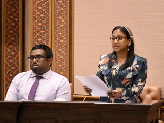 ފިޝަރީޒް މިނިސްޓަރ މަޖިލީހުގައި ޖަވާބު ދެއްވަނީ