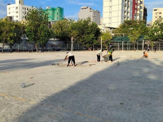 މާފަންނު ސްޓޭޑިއަމުގައި އަޅާ ވޮލީބޯޅަ ދެ ކޯޓުގެ މަސައްކަތް ކުރިއަށްދަނީ