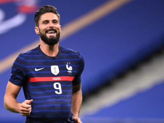 ފްރާންސާއި ޔޫކްރޭން ބައްދަލުކުރި މެޗުގެ ތެރެއިން ފޯވާޑް އޮލިވިއޭ ޖިރޫޑް