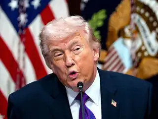 އެމެރިކާގެ ރައީސް ޑޮނަލްޑް ޓްރަމްޕް