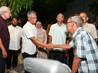 ދޮރުން ދޮރަށް ހަރަކާތުން އެނގުނީ އެމްޑީޕީގެ މޭޔަރުކަމެއްގައި، ވިލިމާލެ އަށް އަޅާލާނެކަން ވިލިމާލެ އިން ގަބޫލުކުރާކަން: އާޒިމް