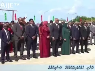 ގައުމީ ދުވަހުގެ ރަސްމިއްޔާތުގެ ތެރެއިން ގުރުއާން ކިޔެވުން ކުރުކޮށްލަން ބުނެ، ކިޔަވަން ހުރި ކުއްޖާ ސިއްސުވާލުމުން ސަރުކާރަށް ފާޑުކިޔުން އަމާޒުވެއްޖެ