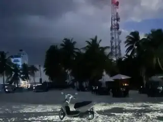   ލޯޑު ބޮޑުވެގެން މުޅި ކަމަދޫ އިން ކަރަންޓު ގޮސްފި 