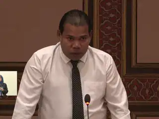 ހޯމަ ދުވަހުގެ ރައްޔިތުންގެ މަޖިލީހުގެ ޖަލްސާގައި، މަރަދޫ ދާއިރާގެ މެންބަރު އަހުމަދު ދީދީ ވާހަކަ ދައްކަވަނީ.  