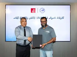 ބޭންކް އޮފް މޯލްޑިވްސް އިން މޯލްޑިވްސް ސަރފިންގ އެސޯސިއޭޝަން (އެމްއެސްއޭ)ގެ ޑިވެލޮޕްމެންޓް ޕާޓްނަރގެ ގޮތުގަ ވެފައިވާ އެއްބަސްވުން އައު ކުރުމަށް ބޭއްވި ރަސްމިއްޔާތު
