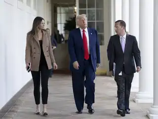 ޓްރަމްޕްގެ ޚާއްސަ މަންދޫބު ސާޖިއޯ ގޯ ރާއްޖެ ވަޑައިގަންނަވަނީ 