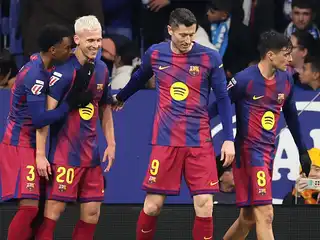 މެޗުގައި ލަނޑު ޖެހުމަށް ފަހު ބާސެލޯނާގެ ކުޅުންތެރިން އުފާ ފާޅު ކުރަނީ