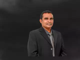 ފައިސާ ޗާޕުކުރަން އުޅޭ މައްސަލައިގައި ޕެންޝަން ބޯޑަށް މި ސަރުކާރުން އައްޔަނު ކޮށްފައި ހުރި މެންބަރަކު އިސްތިއުފާ ދީފި