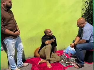 Minister Ihusaan has met with Saeed during his ongoing hunger strike, where he is demanding justice over the repeated harassment of pedestrians and commuters on Kashimaa Hingun and Dhoohimeri Magu in Male' by an individual named Faris.