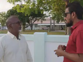  ދާ ސަރަހައްދުގައި ކައުންސިލްގެ ނައިބު ރައީސް ހަސަން މުހައްމަދު، ނ.ކެނދިކުޅުދޫ ޕޮލިސް ސްޓޭޝަންގެ މަސައްކަތް ކުރިއަށް ދާ ގޮތުގެ މައުލޫމާތު ދެއްވަނީ.