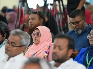  ފާޠިމަތު ސޫޒަން، ލަކުސަވީ، ކ. ތުލުސްދޫ: ޝަރުތު ހަމަނުވާކަމަށް ބުނެ ސޫޒަންގެ ކެނޑިޑެންސީ ބަލައިނުގަންނަން މީގެ ކުރިން އިލެކްޝަންސް ކޮމިޝަނުން ވަނީ ނިންމާފަ 