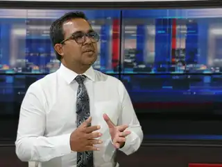 ރާއްޖެ ޓީވީގެ ފަލަ ސުރުޚީ ޕްރޮގްރާމްގައި މުޙައްމަދު އިހުސާން ވާހަކަ ދައްކަވަނީ