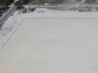 އައްޑޫ ސިޓީ ފޭދޫގައި ސަރުކާރުން އަޅާ ފެންވަރު ރަނގަޅު ޓާފް ފުޓްބޯޅަ ދަނޑު: ބިން އެއްވަަރުކުރުމުގެ މަސައްކަތް ވަނީ ނިމިފައި