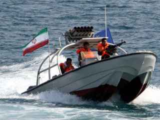 އިރާނުން ބޯޓެއް ހިފަހައްޓާ އޭގައި ތިބި މެލޭޝިޔާގެ 16 ފަޅުވެރިން ހައްޔަރުކޮށްފި