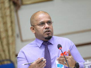 އިލެކްޝަންސް ކޮމިޝަންގެ ރައީސް އަހުމަދު ޝަރީފް