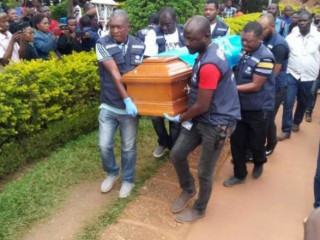 މޮޒޮކޯގެ ހަށިގަނޑު ކެމެރޫންއަށް ގެންދިއުމުގެ ތެރެއިން