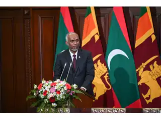 ރައީސްގެ ދަތުރުފުޅާ ގުޅުވައި ލަންކާގައި ތިބި ދިވެހިންނަށް ބިރު ދެއްކުން: ޚާރިޖީ ވުޒާރާއިން ބުނީ އެކަހަލަ އެއްވެސް މައުލޫމާތެއް ލިބިފައި ނެތްކަމަށް!