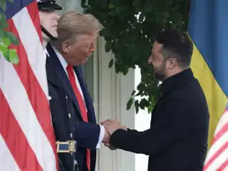 ވަރަށް އަވަހަށް ޓްރަމްޕްއާ ބައްދަލު ކުރަން ރާވާފައިވާ ކަމަށް ޒެލެންސްކީ ވިދާޅުވެއްޖެ 