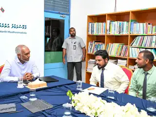 President Dr. Mohamed Muizzu meets with the R. Innamadhoo Island Council.