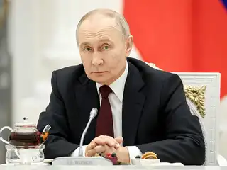 އީރާންގެ އައު ރޫހީ ލީޑަރަށް މަރުޙަބާ ވިދާޅުވެ، ޕުޓިން ދެއްވީ ގާތް ގުޅުން އޮންނާނެ ކަމުގެ ޔަޤީންކަން