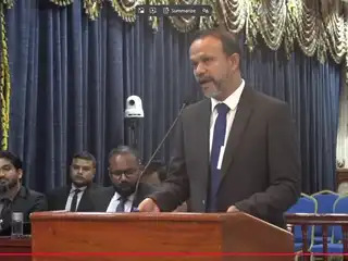 ޤާނޫނުއަސާސީގެ އަސާސީ އޮނިގަނޑުގެ ވާހަކަ ލިޔެވިފައި ނެތްކަމަށް ބުނެ ދައުލަތުން ދައްކަމުން ގެންދަނީ ޤާނޫނީ ބުރަދަނެއް ނެތް ފެން ނުހިފޭ ވާހަކަތަކެއް: އަލީ ހުސައިން