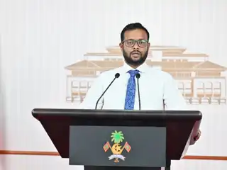 ރައީސް ޑރ. މުހައްމަދު މުއިއްޒުގެ ހައުސިންގް މިނިސްޓަރު ޑރ. އަބްދުﷲ މުއްތަލިބް 