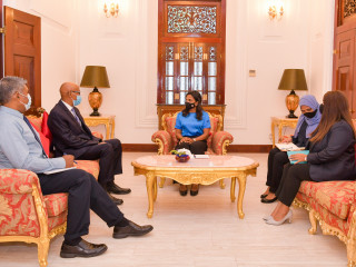 ޔުނިސެފްއިން ދިވެހިރާއްޖެއަށް ކަނޑައަޅާފައި ހުންނަވާ މަންދޫބު ރައީސުލްޖުމްހޫރިއްޔާގެ އަނބިކަނބަލުންގެ އަރިހަށް ވަދާޢީ ޒިޔާރާތް ކުރެއްވުން