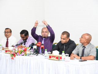 އިލެކްޝަންސް ކޮމިޝަނުގެ މެމްބަރުން