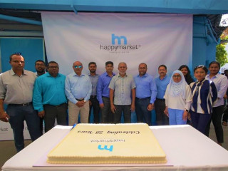 ހެޕީ މާކެޓްގެ 28 ވަނަ އަހަރީ ދުވަހުގެ ކޭކް ފެޅުމުގެ ހަފްލާފައި އެ ކުންފުނީގެ މެނޭޖްމަންޓް