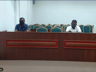 ކުރީގެ ކޮމިޝަނަރ އޮފް ޕްރިޒަންސް މޫސާ އާޒިމް (ވ) އާއި އެންވަޔަރަމެންޓް މިނިސްޓްރީގެ ސީނިއަރ ޕޮލިސީ އެގްޒެކެޓިވް މުހައްމަދު ހާނިމް (ކ)