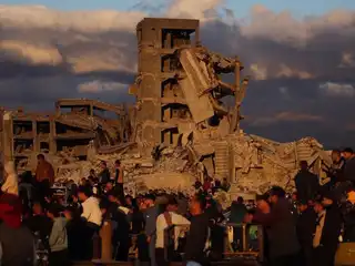 އިޒްރޭލުން ޣައްޒާ ގެ ސްކޫލް އިމާރާތަކަށް ހަމަލާދީ ފަލަސްތީނުގެ ހަތް މީހުން ޝަހީދު ކޮށްލައިފި