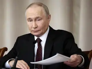 ޕުޓިން ގެންދަވަނީ އީރާންގެ ލީޑަރުންނާ ބަރާބަރަށް މުއާމަލާތް ކުރައްވަމުން 