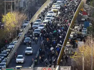 އީރާނުގައި ކުރިއަށްދާ މުޒާހަރާތަކުގެ ތެރެއަށް އެމެރިކާއިން ވަދެގަންނަން މަސައްކަތްކޮށްފިނަމަ، މުޅި ސަރަހައްދު ހަލަބޮލިވެ، ބޮޑެތި ހަމަނުޖެހުންތަކަކާ ކުރިމަތިލާން ޖެހިދާނެ ކަމުގެ އިންޒާރު އީރާނުން ދީފި