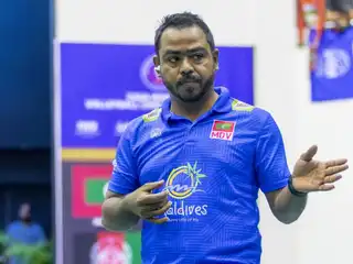 ވީއޭއެމް އިން ސަސްޕެންޑުކޮށްފައި ހުރި ޤައުމީ އަންހެން ޓީމުގެ ކުރީގެ ކޯޗު ސޮފްވާން