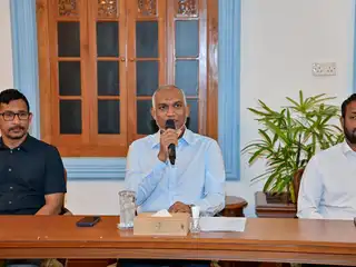 ސިނަމާލެ އާއި މާލެ ހިޔާ ފްލެޓު ތަކުގެ ވެރިންނާ ބައްދަލު ކުރުމަށް ރައީސް މުޢިއްޒު ބޭއްވެވި ބައްދަލުވުމުގެ ތެރެއިން