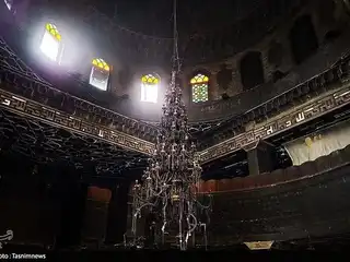 އީރާނުގެ މުޒާހަރާ ކުރާ މީހުން ތެހެރާނުގައި 25 މިސްކިތް، އިސްފަހާންގައި 10 މިސްކިތް އަންދާލައިފި، މީގެ ތެރޭގައި ތާރީޚީ މިސްކިތެއް ކަމަށްވާ މަސްޖިދު އަބޫޒަރު ހިމެނޭ