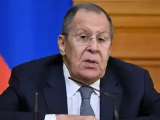 ޔޫކްރެއިންނަށް ފޮނުވާ ޔޫރަޕްގެ ކޮންމެ އަސްކަރީ ފައުޖެއް ވާނީ ރަޝިޔާގެ ހައްގު ޓާގެޓަކަށް: ލަވްރޯވް