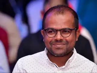 ރައީސް މުއިއްޒު އިންޒާރު ދެއްވާފައިވަނިކޮށް "ޕީއެންސީ އަށް ޖޯކު ޖަހާނަމަ ކަލޭ މަރާލާނަން" ކަމަށް ބުނެ ފިޔާޒުއަށް އެހެން ފަރާތަކުން ވެސް އިންޒާރު ދީފި