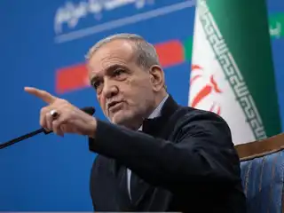 އީރާނުގެ ރައީސް މަސްއޫދު ޕެޒެޝްކިއަން