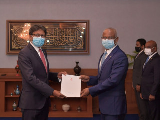 ޖެނީވާގައި ހުންނަ އެކުވެރި ދައުލަތްތަކުގެ މަރްކަޒުތަކަށް، ދިވެހިރާއްޖެއިން ކަނޑައަޅުއްވާފައި ހުންނަވާ ދާއިމީ މަންދޫބުކަމަށް ޑޮކްޓަރ ޢާޞިމް އަޙްމަދު ޢައްޔަން ކުރައްވައި ފަތްކޮޅު އަރުވަނީ