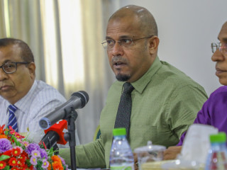 އިލެކްޝަންސް ކޮމިޝަންގެ ރައީސް އަހުމަދު ޝަރީފް